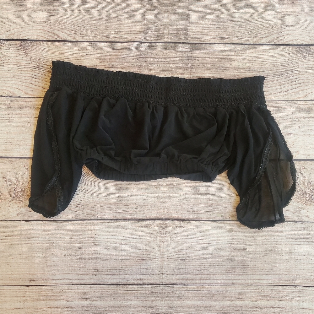 Bebe XS crop top
